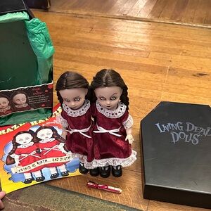 Living Dead Dolls Hazel & Hattie Tower Records Exclusive.